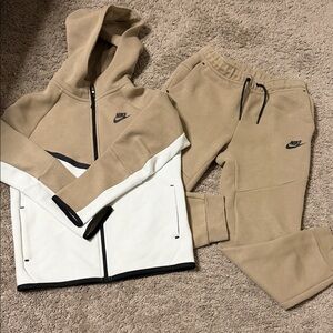 Nike Beige and White Hoodie Set